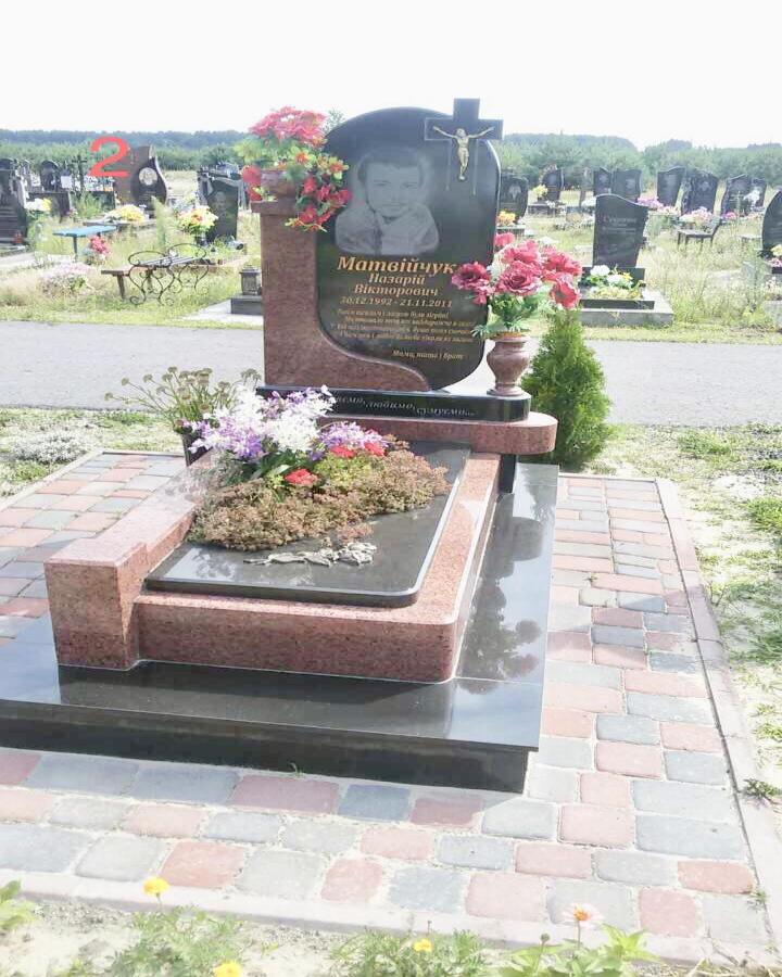 Памятник простой комплектации #2Купить 